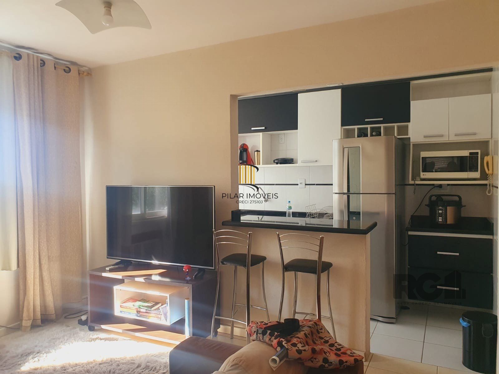 Apartamento de 02 dormitórios, no bairro Partenon, para locação