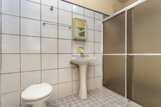 Casa com 2 dormitórios ,sendo 1 suíte para venda no bairro Tristeza em Porto Alegre/RS.