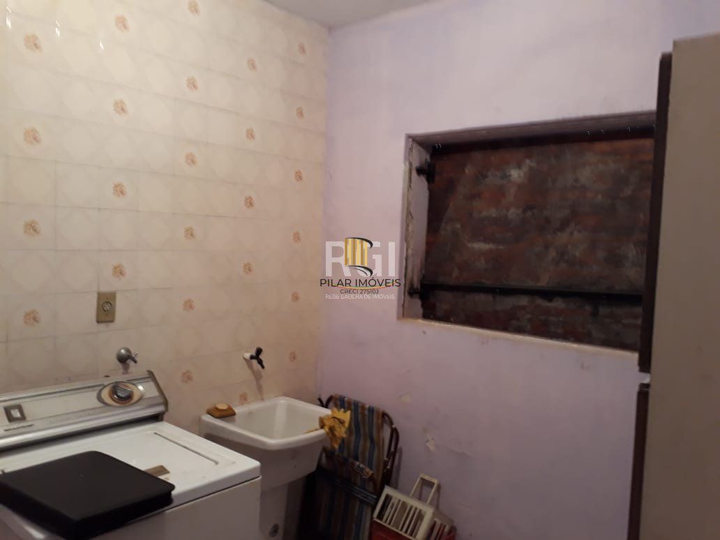Casa para Venda - 415.8m², 5 dormitórios, 3 vagas - Menino Deus