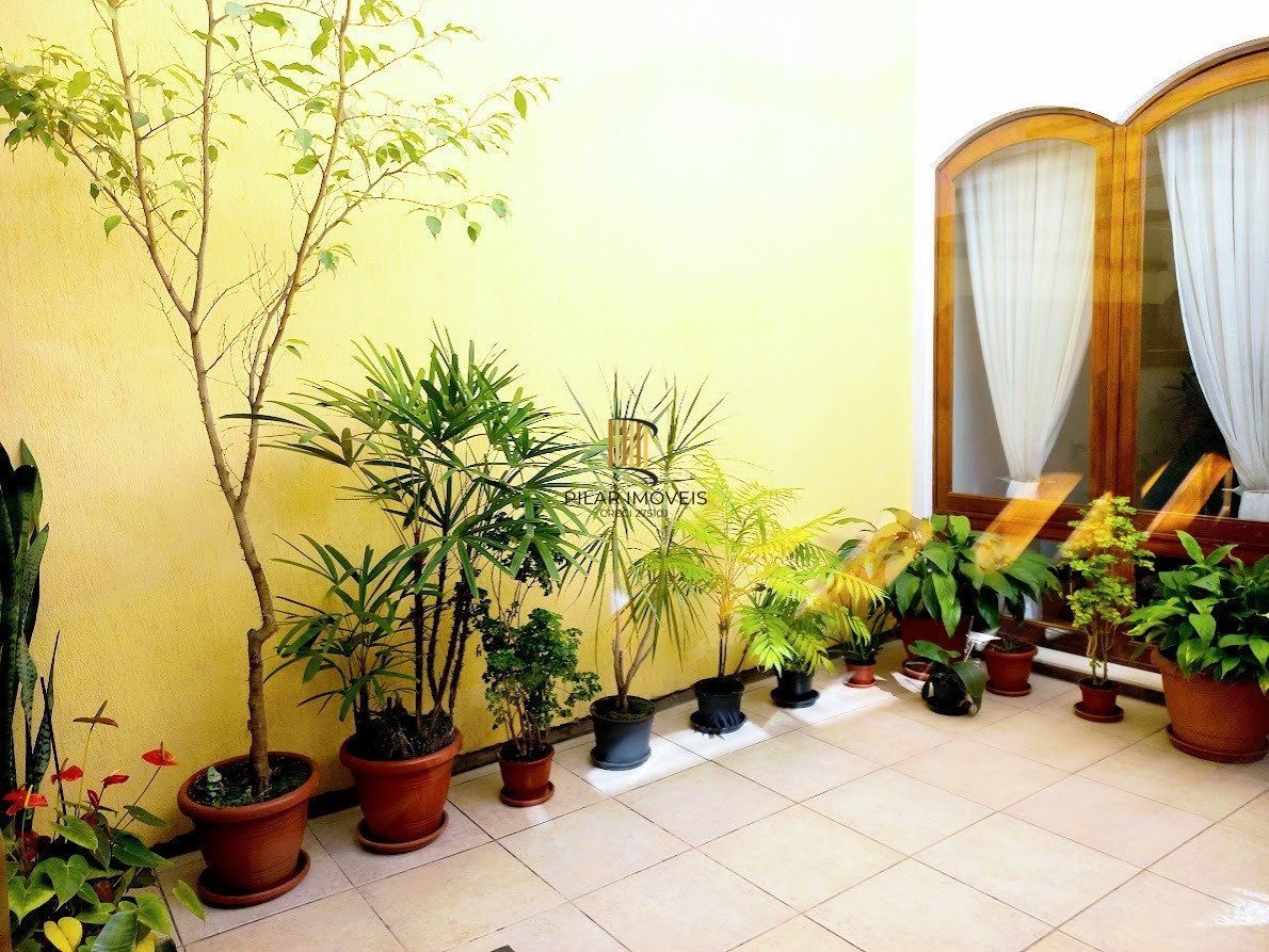 Casa 5 dormitórios no bairro Santana