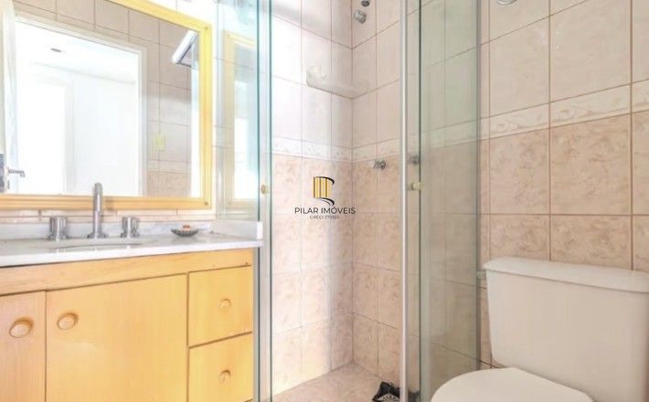 Apartamento térreo com 3 dormitórios no bairro Azenha!