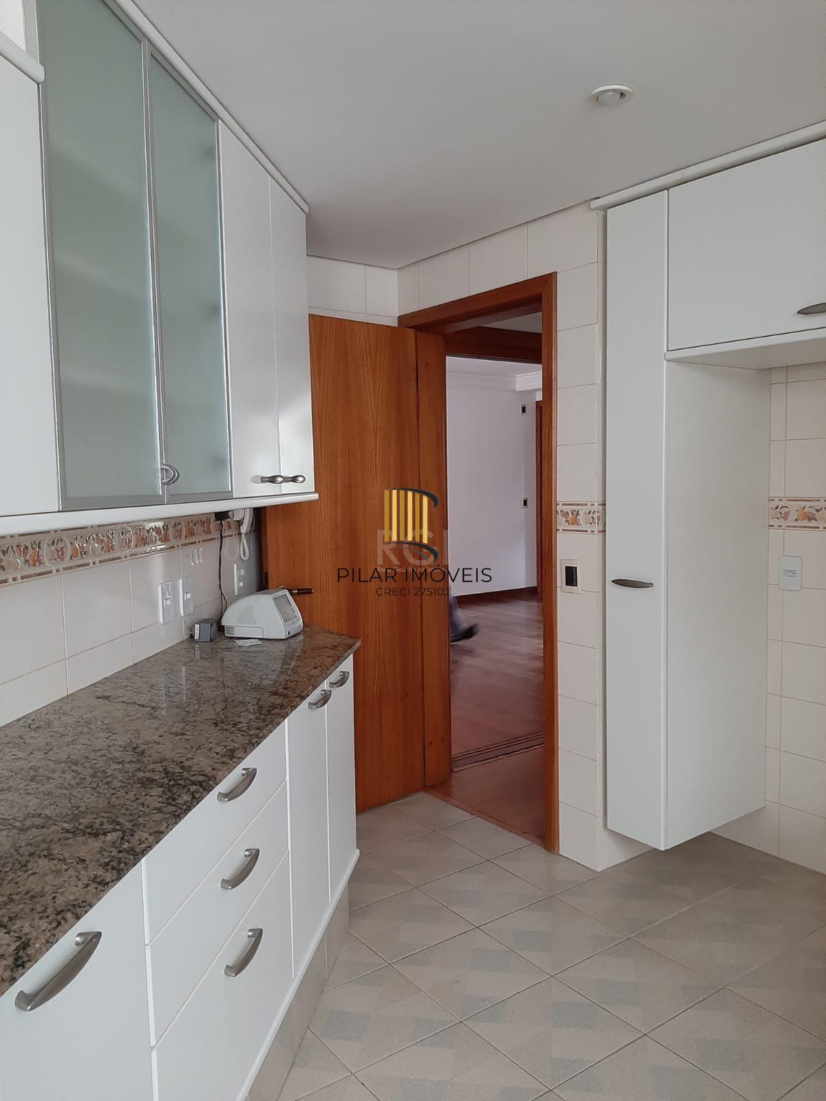 Apartamento para Venda - 181.63m², 3 dormitórios, sendo 1 suites, 2 vagas - Menino Deus