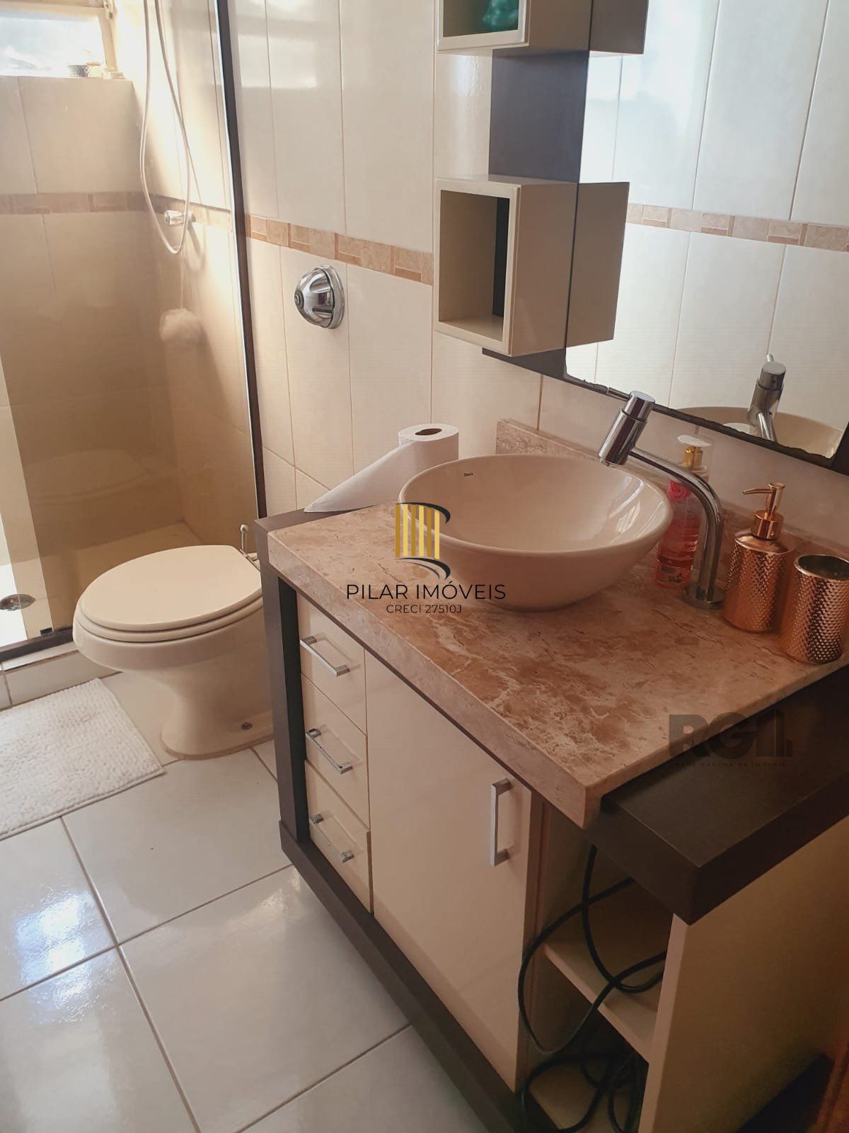 Apartamento de 02 dormitórios, no bairro Partenon, para locação