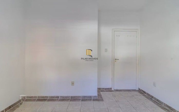Apartamento térreo com 3 dormitórios no bairro Azenha!