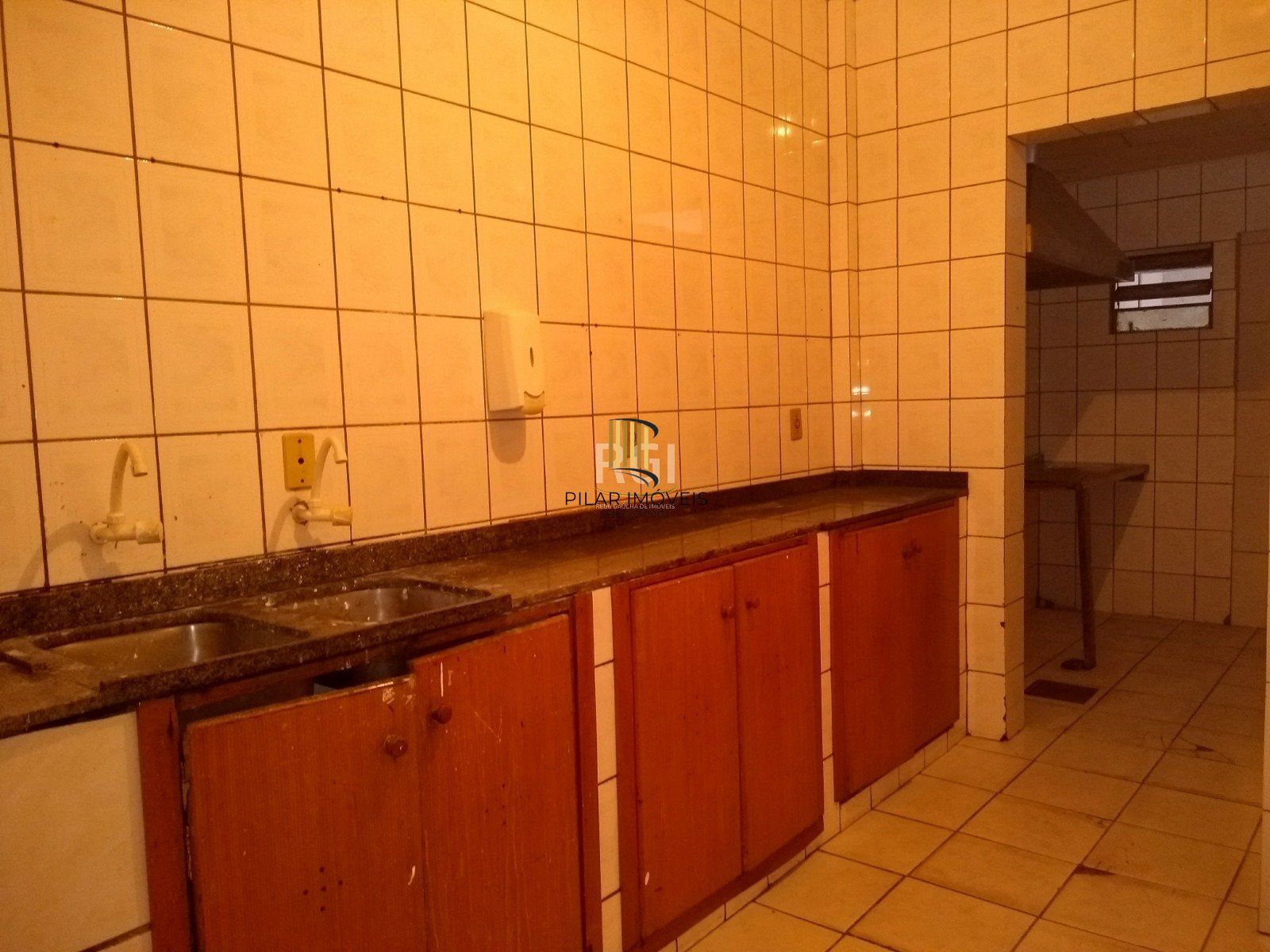 Loja para Venda - 244.56m², 0 dormitórios, Cidade Baixa