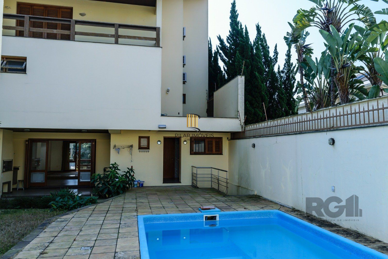Casa 3 dormitórios no bairro Chácara das Pedras