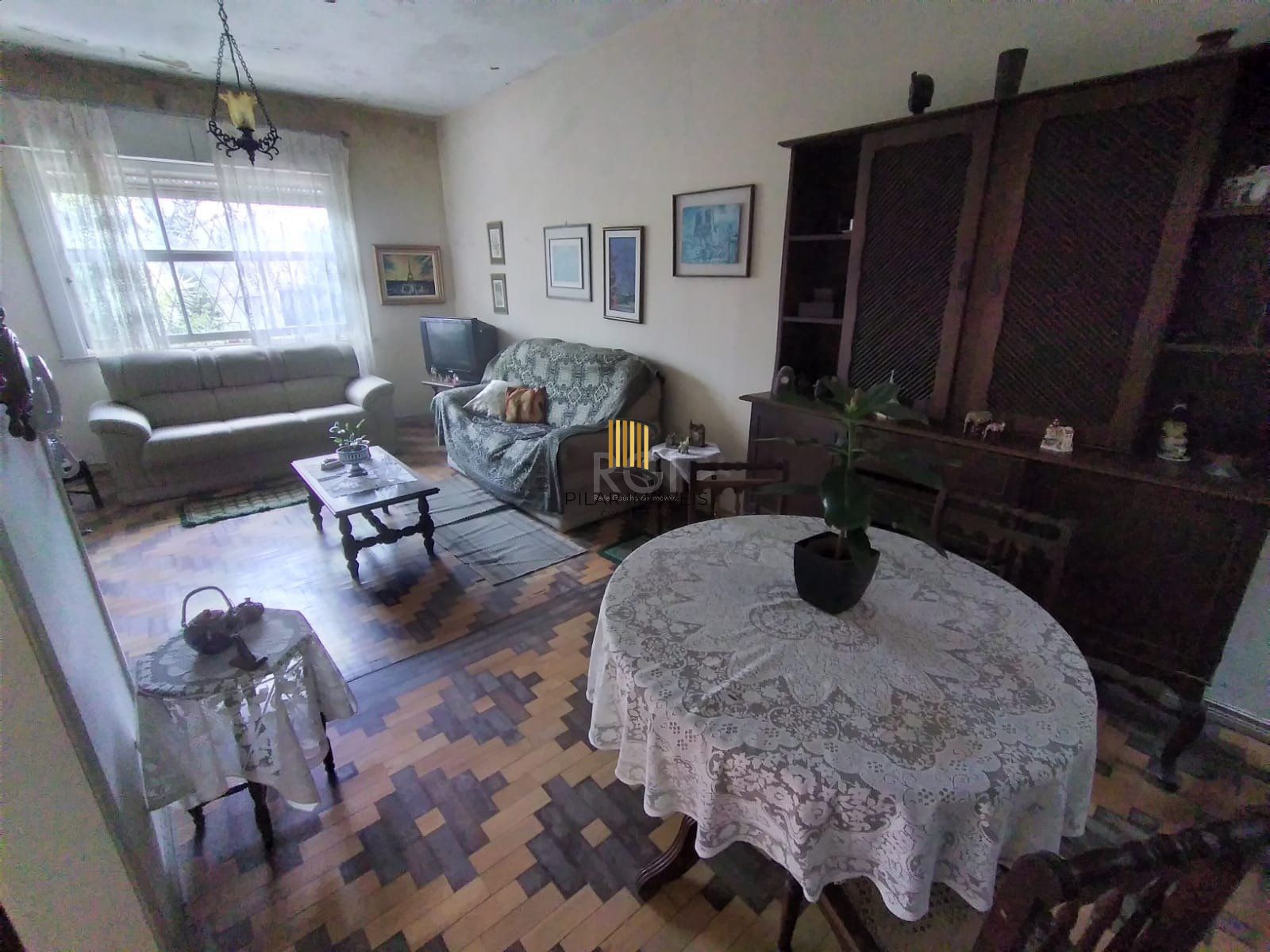 Casa para Venda - 85m², 3 dormitórios, 1 vaga - Petrópolis