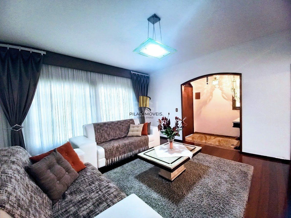 Casa 5 dormitórios no bairro Santana
