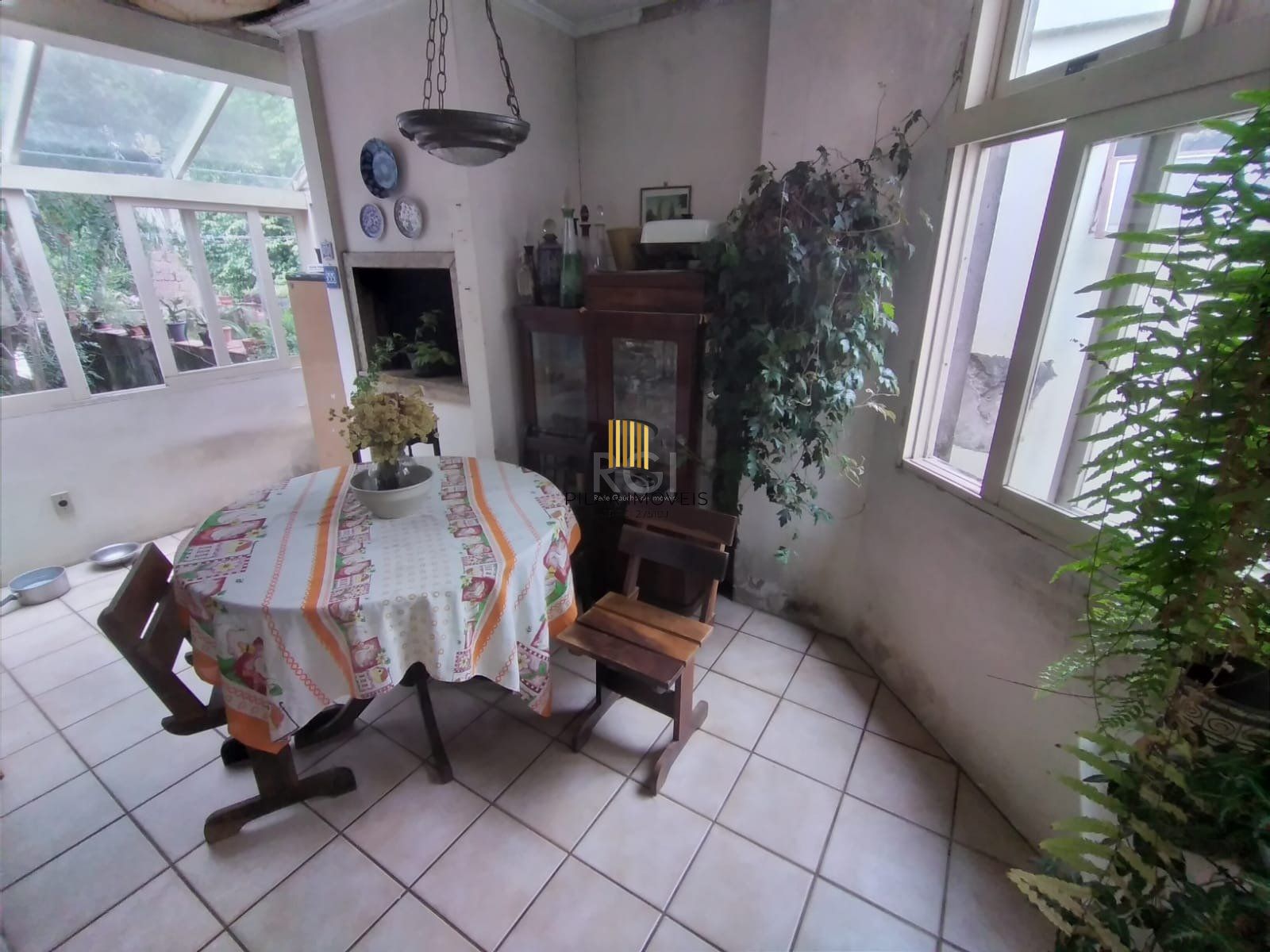 Casa para Venda - 115m², 3 dormitórios, 1 vaga - Petrópolis
