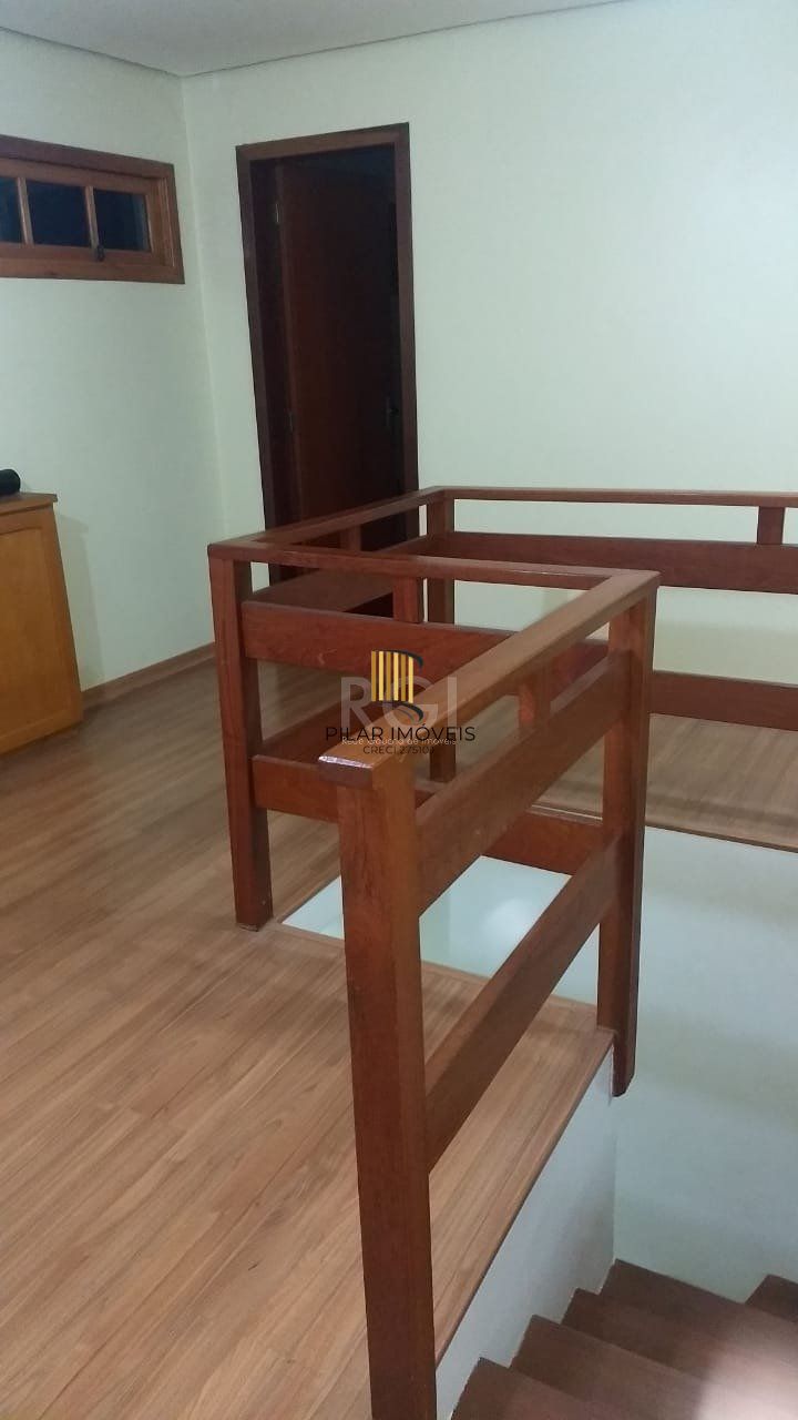 Casa para Venda - 177m², 4 dormitórios, sendo 1 suites, 2 vagas - Partenon