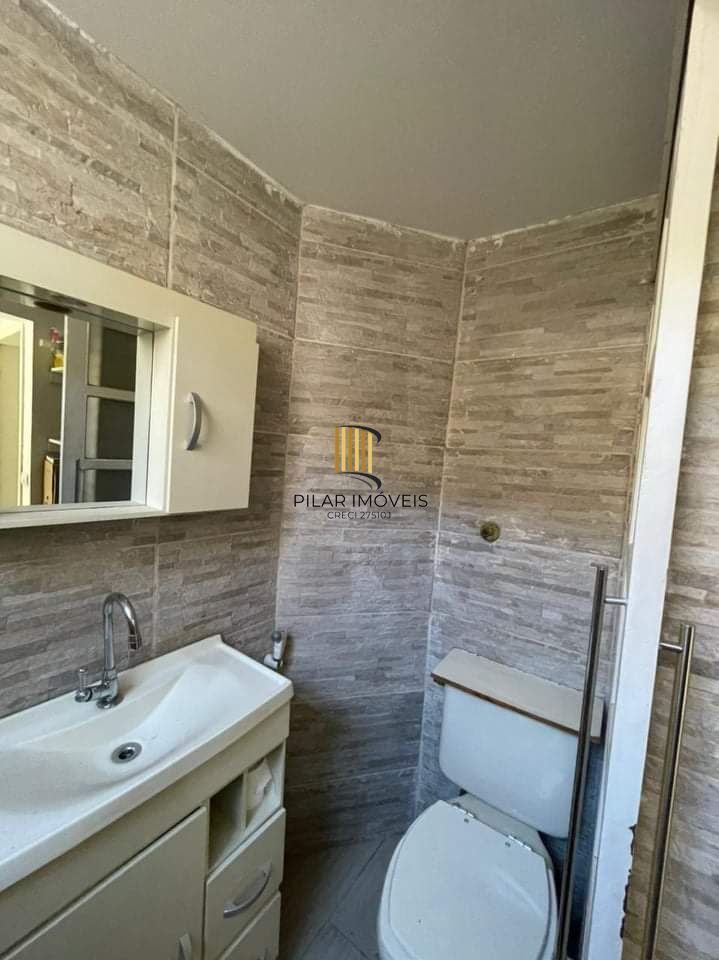 Apartamento de 2 dormitórios com vaga na cidade baixa