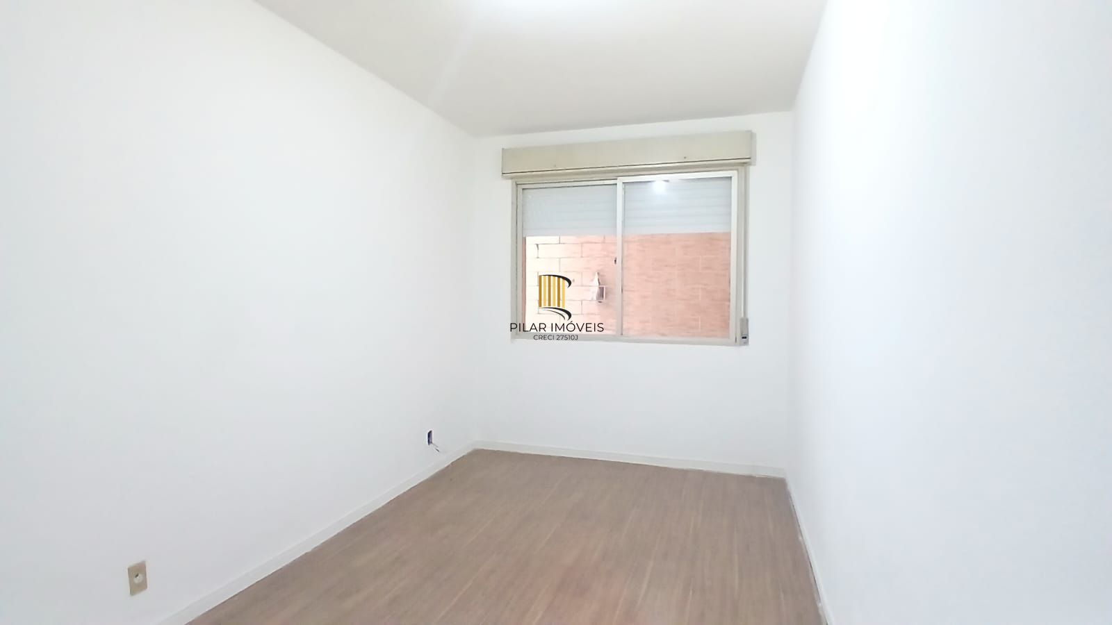 Apartamento de 02 dormitórios no bairro Jardim Botânico.