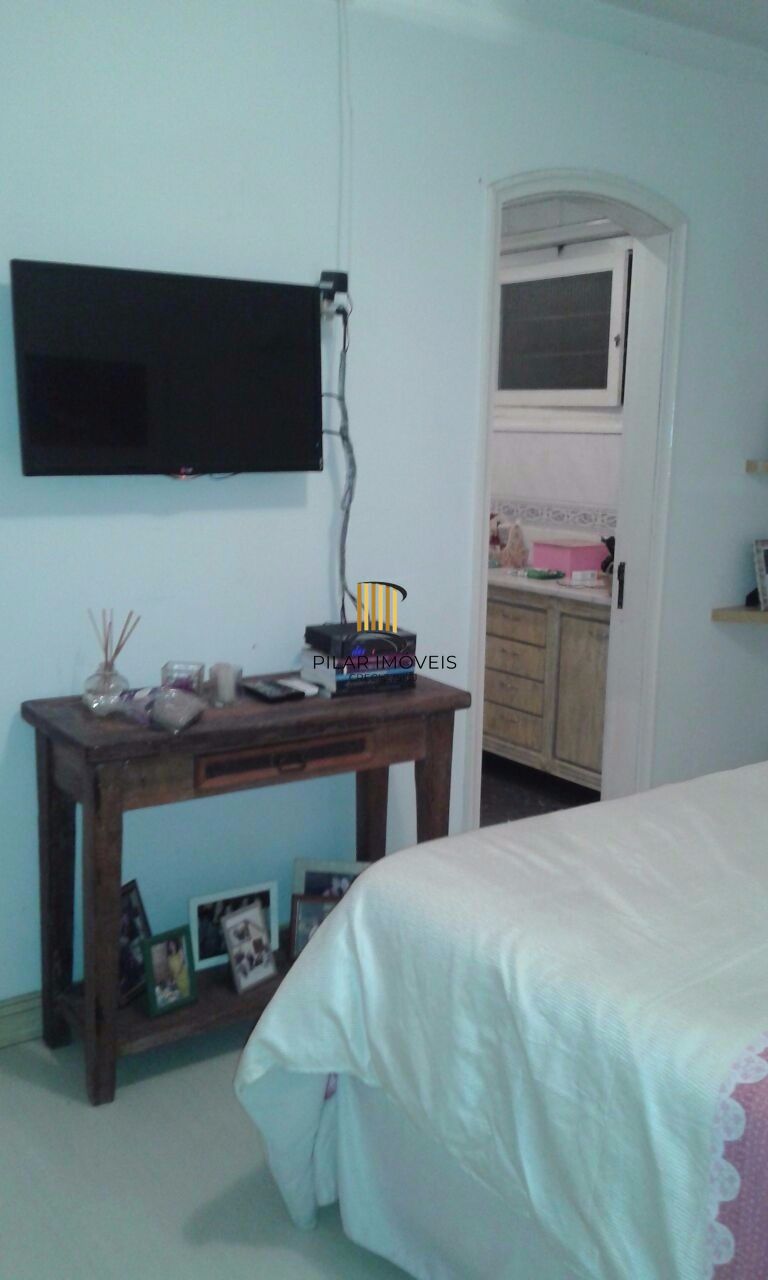 Casa para Venda - 430m², 3 dormitórios, sendo 1 suites, 4 vagas - Jardim Isabel