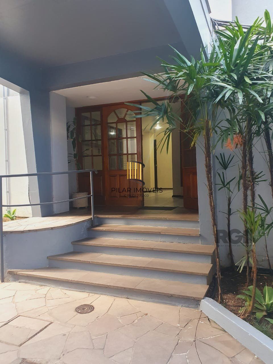 Apartamento de 02 dormitórios, no bairro Partenon, para locação