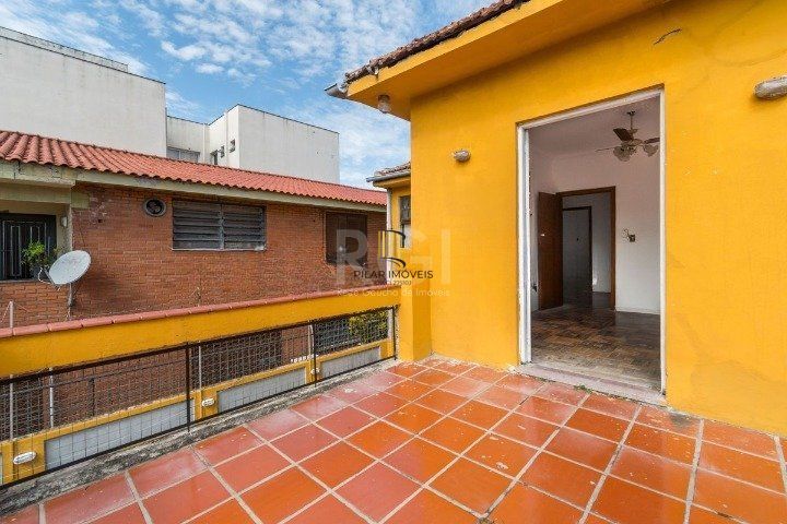 Casa para Venda - 240m², 3 dormitórios, sendo 1 suites, 3 vagas - Santana