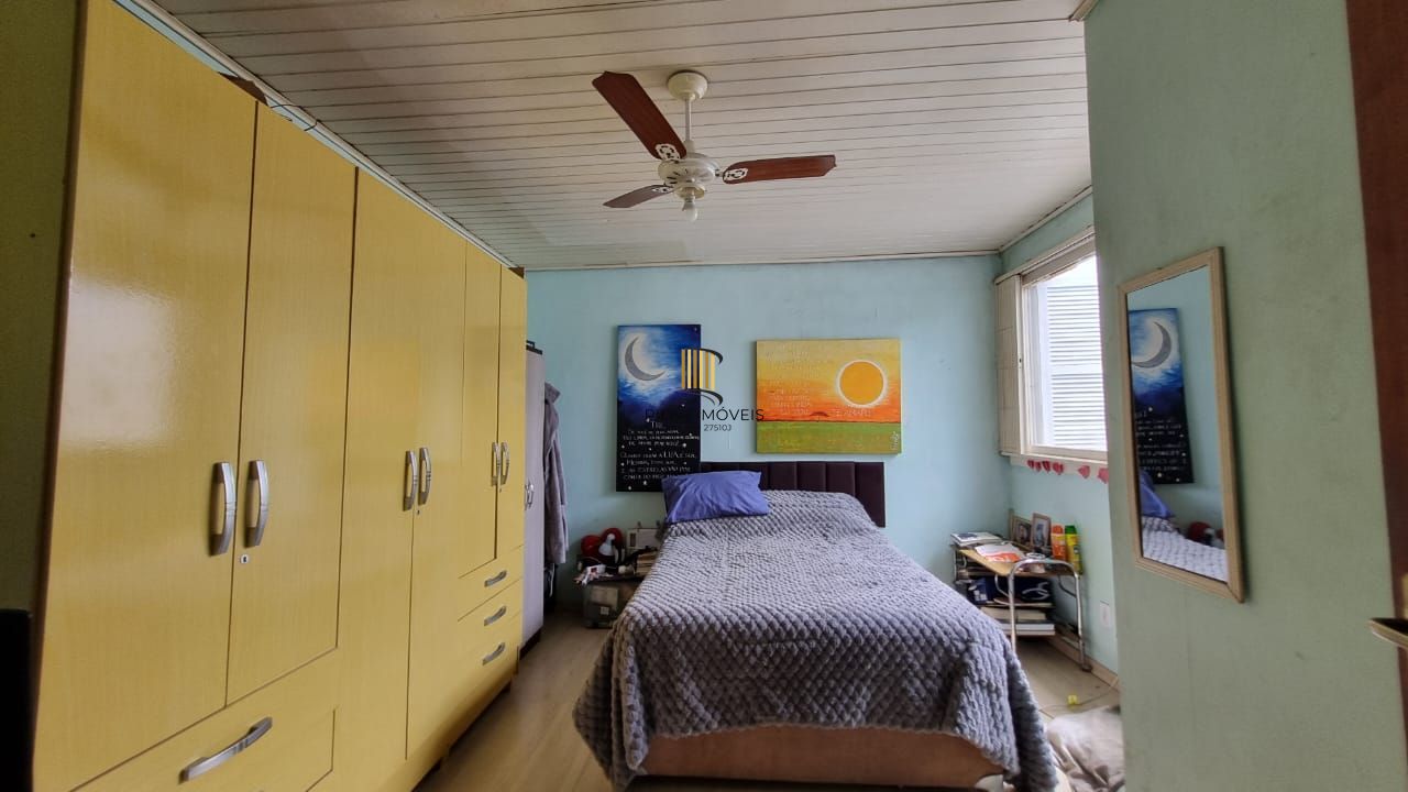 Casa estilo sobrado para venda de 3 dormitórios  com  2 vagas de garagem no bairro Cidade Baixa em Porto Alegre/RS.