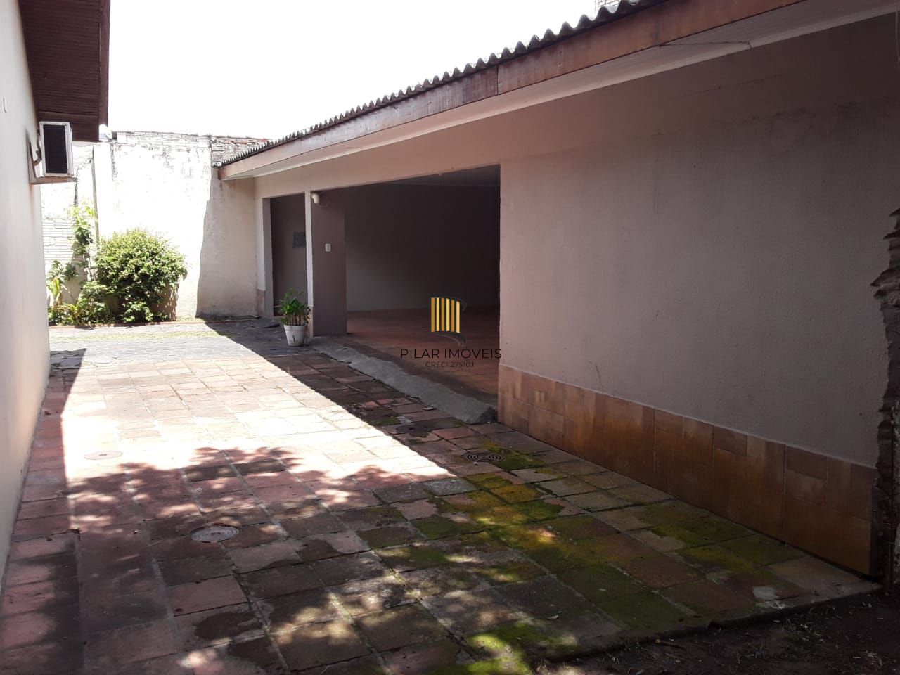 Casa 4 dormitórios no bairro Partenon