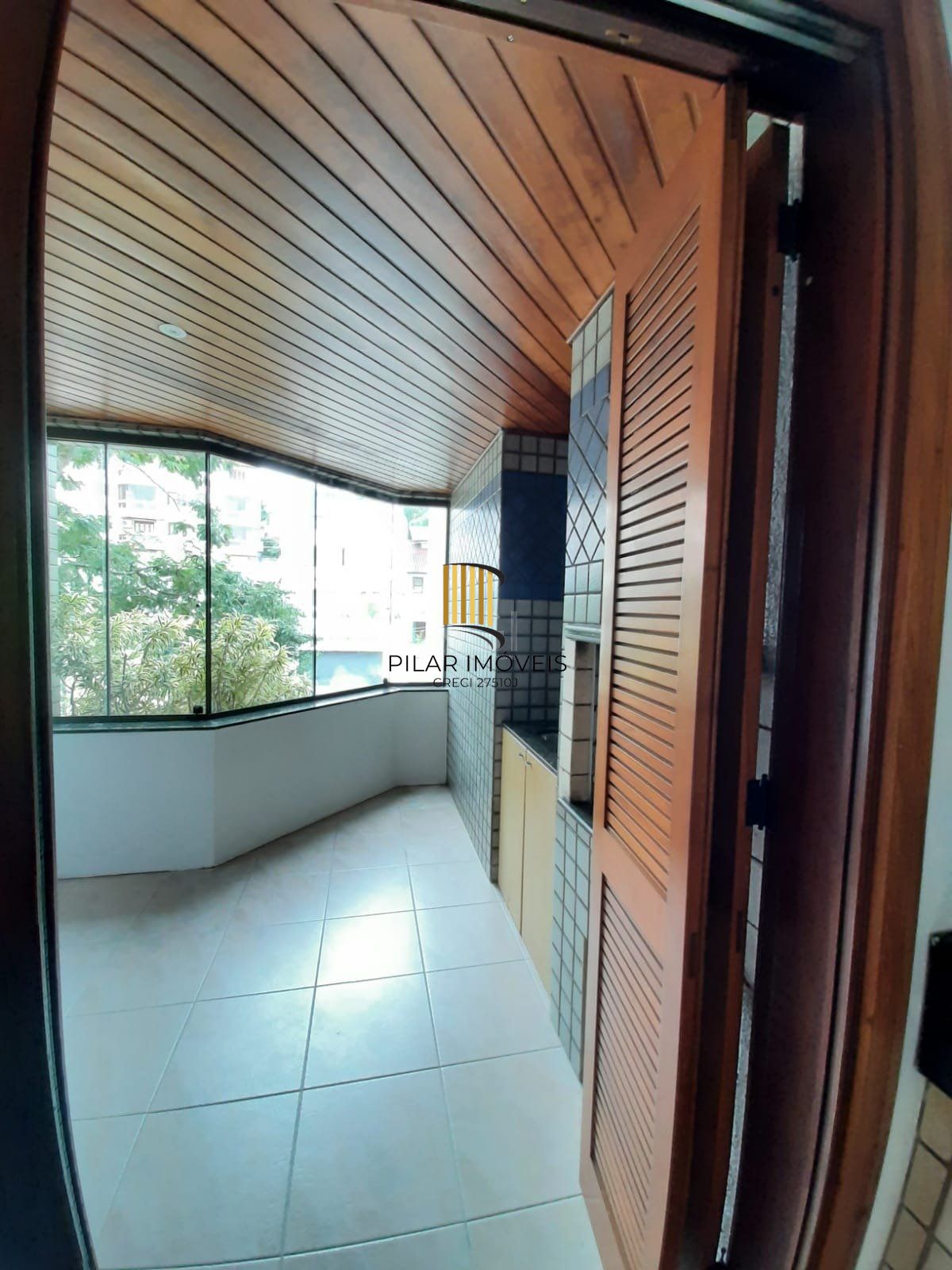 Apartamento para Venda - 181.63m², 3 dormitórios, sendo 1 suites, 2 vagas - Menino Deus