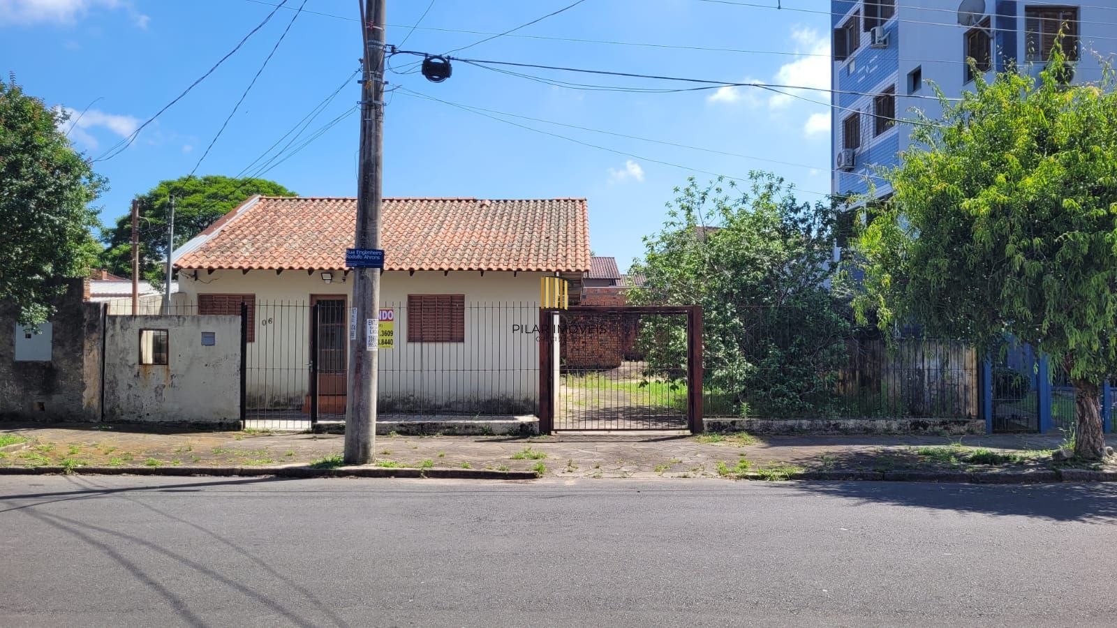 Casa 3 dormitórios no bairro Partenon - Pilar Imóveis