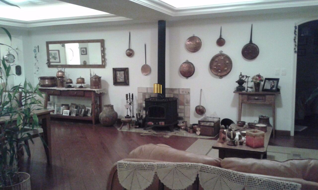 Casa para Venda - 430m², 3 dormitórios, sendo 1 suites, 4 vagas - Jardim Isabel