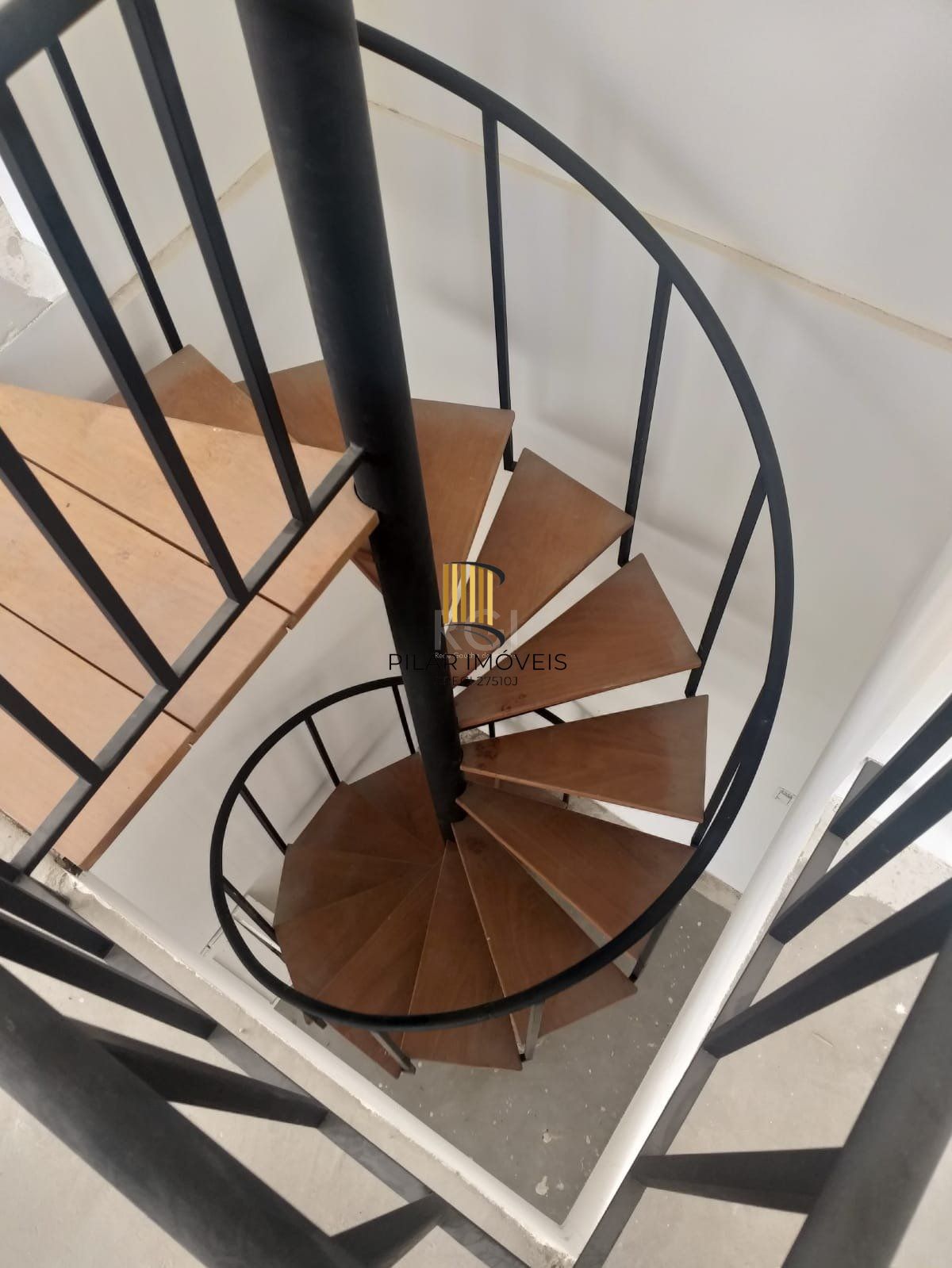 Cobertura para Venda - 134.45m², 3 dormitórios, sendo 1 suites, 2 vagas - Cavalhada