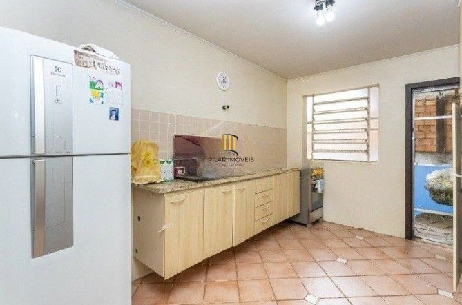 Casa com 2 dormitórios ,sendo 1 suíte para venda no bairro Tristeza em Porto Alegre/RS.