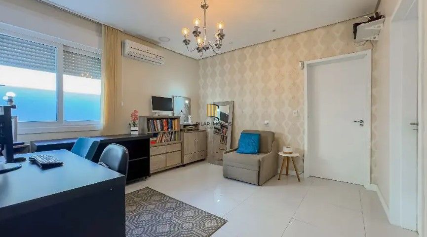 Casa 4 dormitórios no bairro Partenon