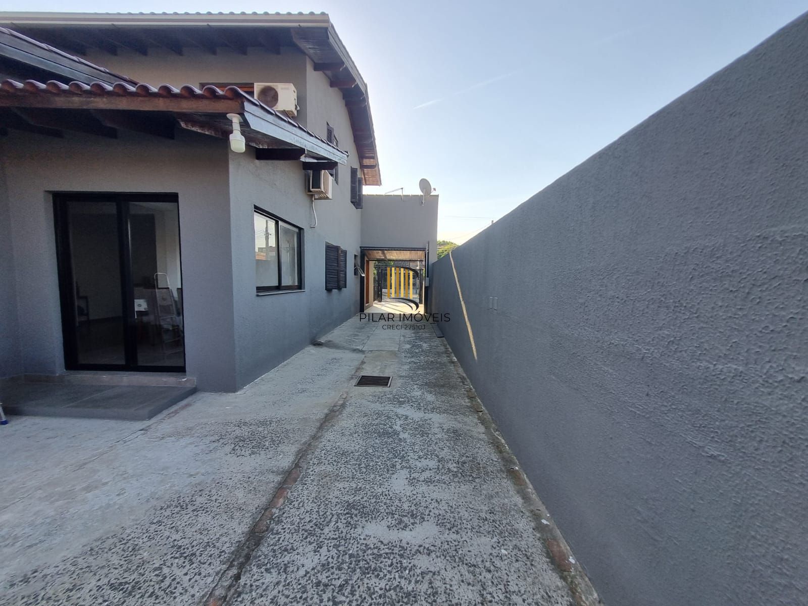 Casa para Venda - 177m², 4 dormitórios, sendo 1 suites, 2 vagas - Partenon