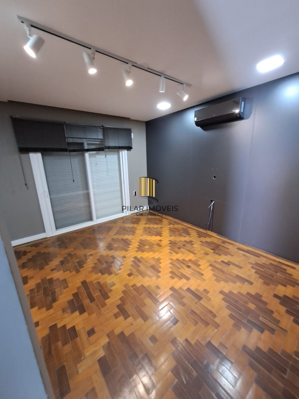 Casa 3 dormitórios no bairro Auxiliadora