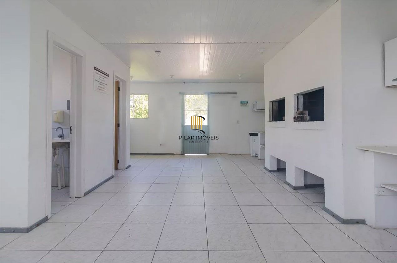 Excelente apartamento de 2 dormitórios, desocupado para venda  no bairro Partenon em Porto Alegre/RS.
