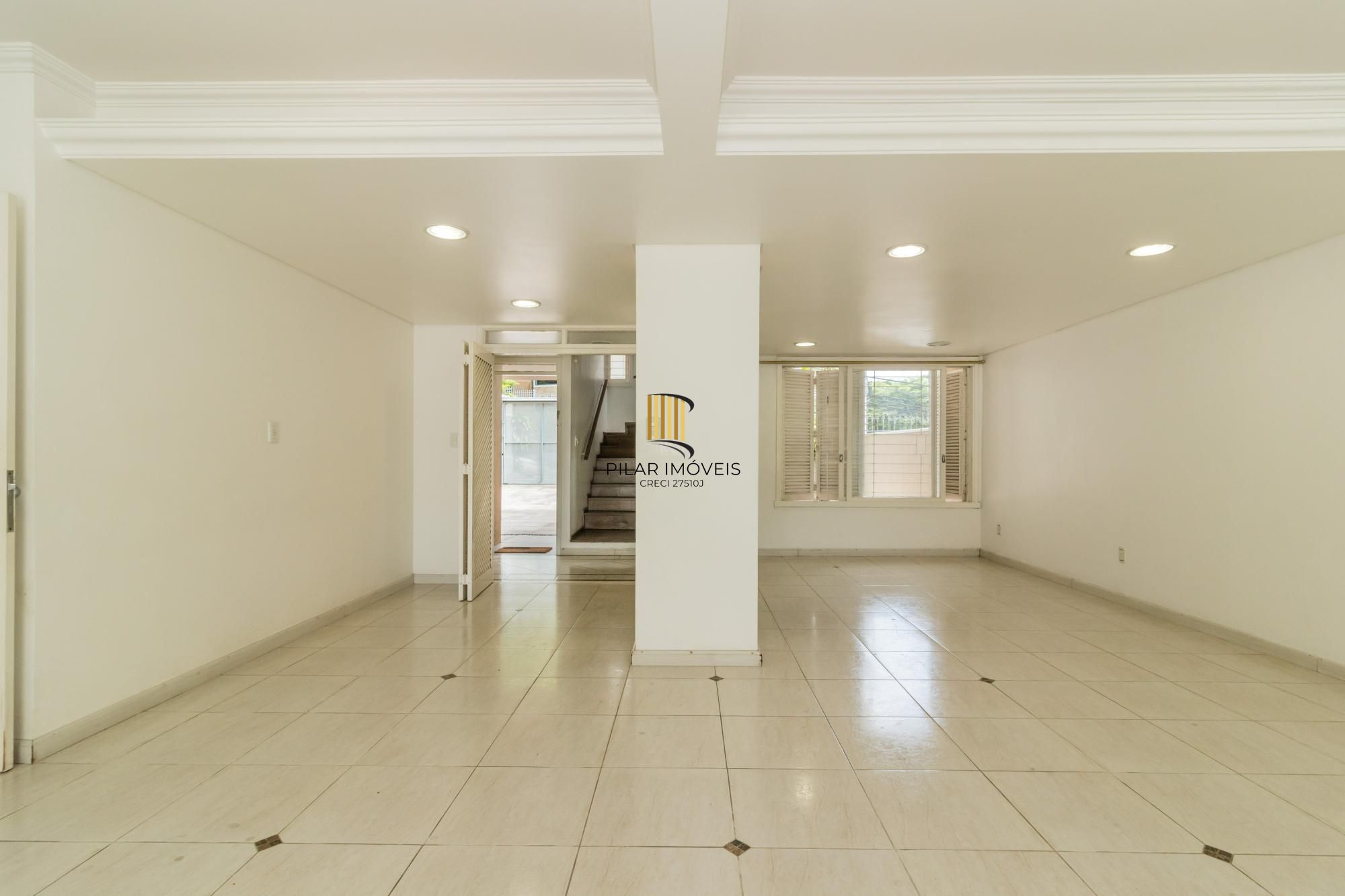 Casa para Venda - 250m², 4 dormitórios, sendo 1 suites, 3 vagas - Menino Deus
