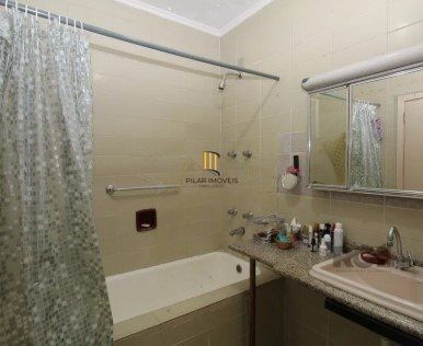 Casa para Venda - 336m², 4 dormitórios, sendo 1 suites, 2 vagas - Azenha
