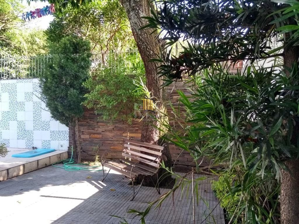 Casa para Venda - 249.86m², 3 dormitórios, sendo 1 suites, 4 vagas - Medianeira