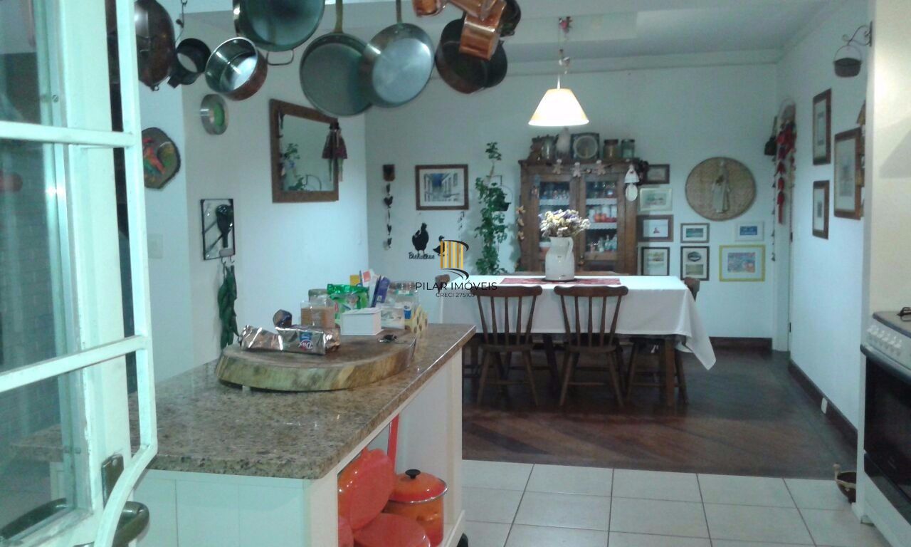 Casa para Venda - 430m², 3 dormitórios, sendo 1 suites, 4 vagas - Jardim Isabel