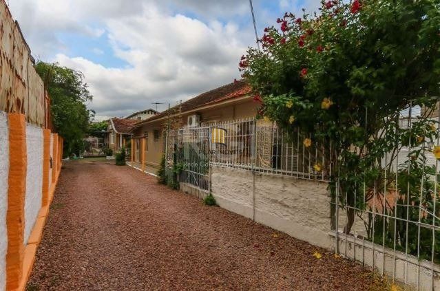 Casa para Venda - 160m², 3 dormitórios, 3 vagas - Partenon
