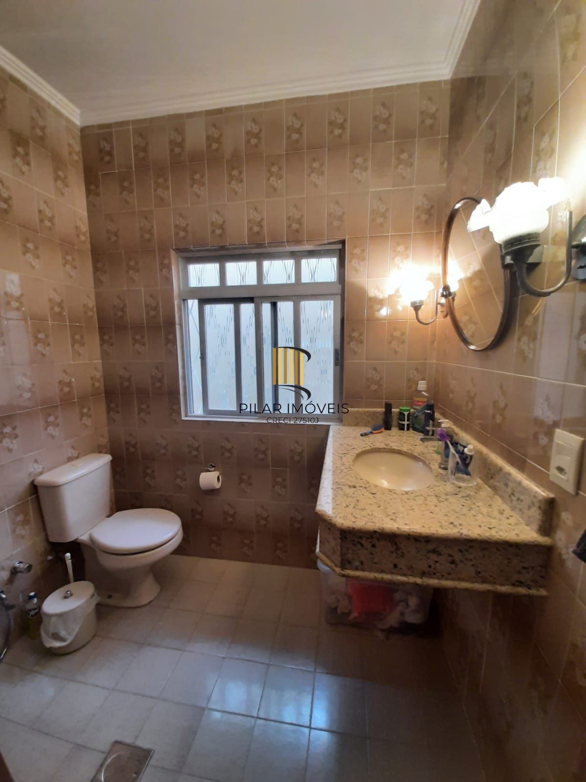 Casa 4 dormitórios no bairro Nonoai