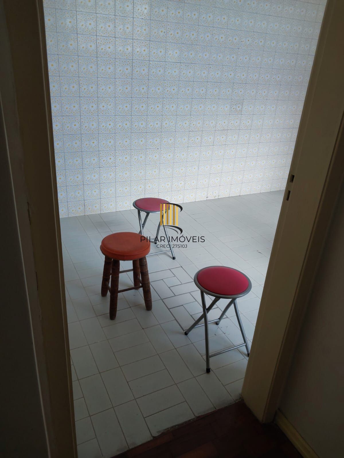 Apartamento de frente com 2 dormitórios para venda no bairro Jardim Botânico em Porto Alegre/RS.