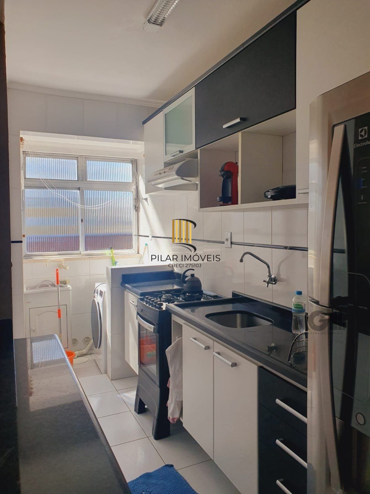 Apartamento de 02 dormitórios, no bairro Partenon, para locação