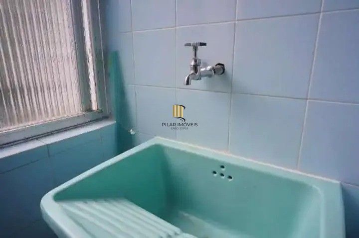 Apartamento de 01 dormitório no bairro Petrópolis.