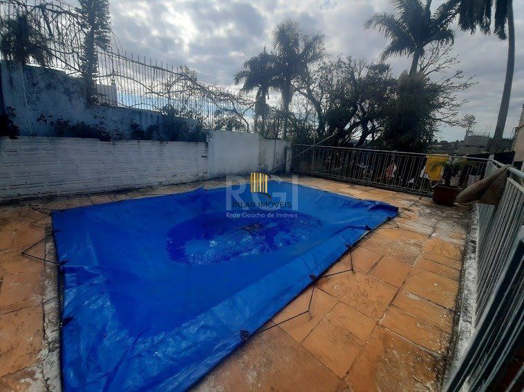 Casa para Venda - 243m², 3 dormitórios, 5 vagas - Medianeira