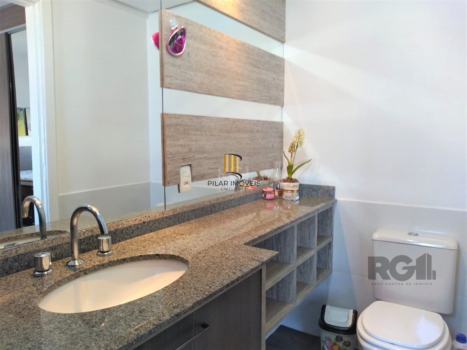 Apartamento para Venda - 67.28m², 2 dormitórios, sendo 1 suites, 1 vaga - Cidade Baixa