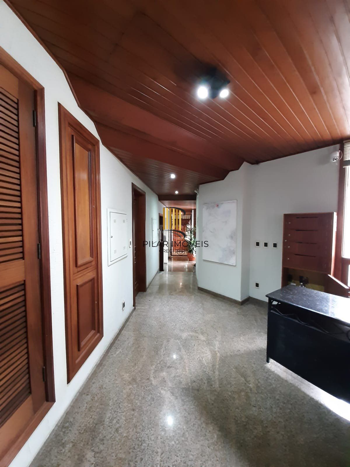 Apartamento para Venda - 181.63m², 3 dormitórios, sendo 1 suites, 2 vagas - Menino Deus