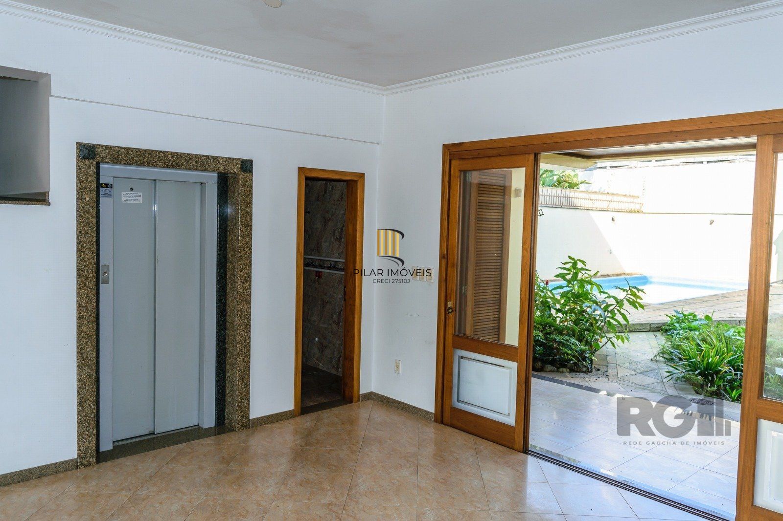 Casa 3 dormitórios no bairro Chácara das Pedras