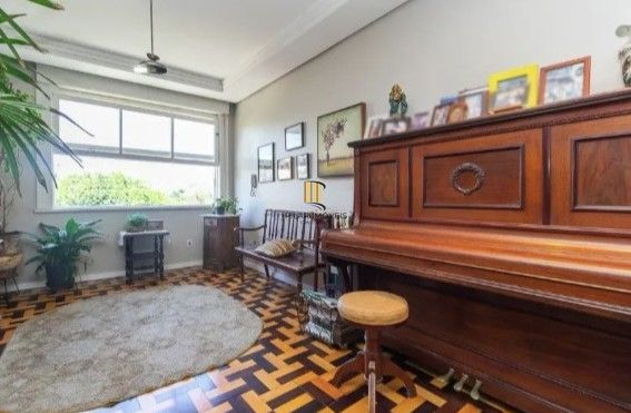 Casa para Venda - 115m², 3 dormitórios, 1 vaga - Petrópolis