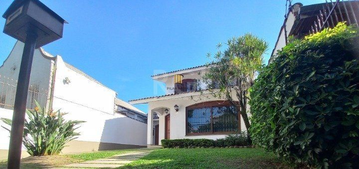 Casa 5 dormitórios no bairro Santana