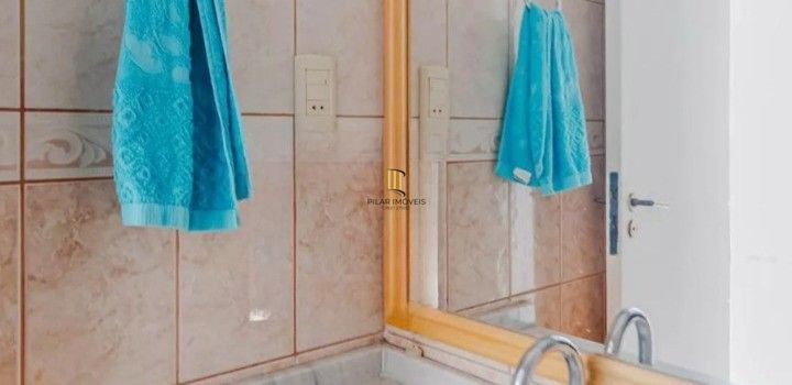 Apartamento térreo com 3 dormitórios no bairro Azenha!
