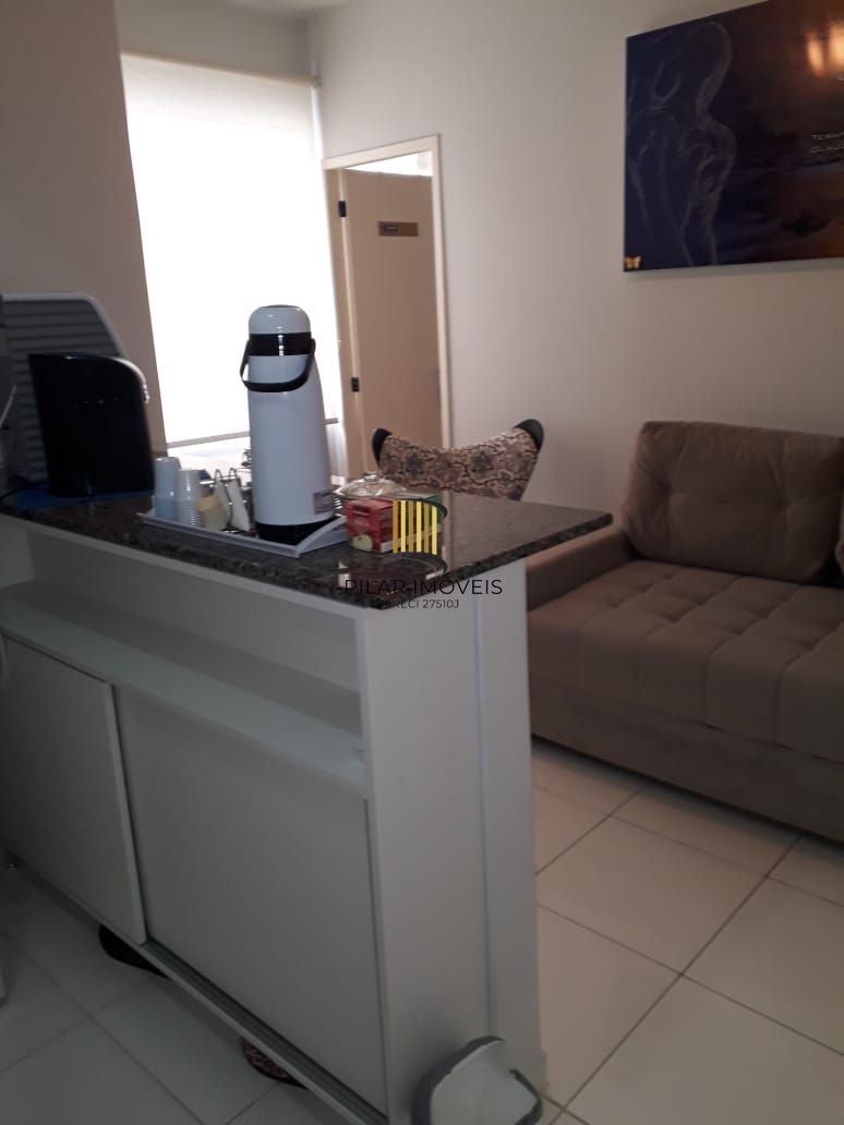 Descubra o charme e o conforto desta kitnet incrível para venda transformada em 1 dormitório no bairro Centro Histórico em Porto Alegre/RS. - Pilar Imóveis