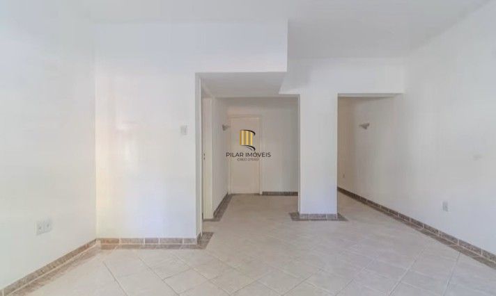 Apartamento térreo com 3 dormitórios no bairro Azenha!