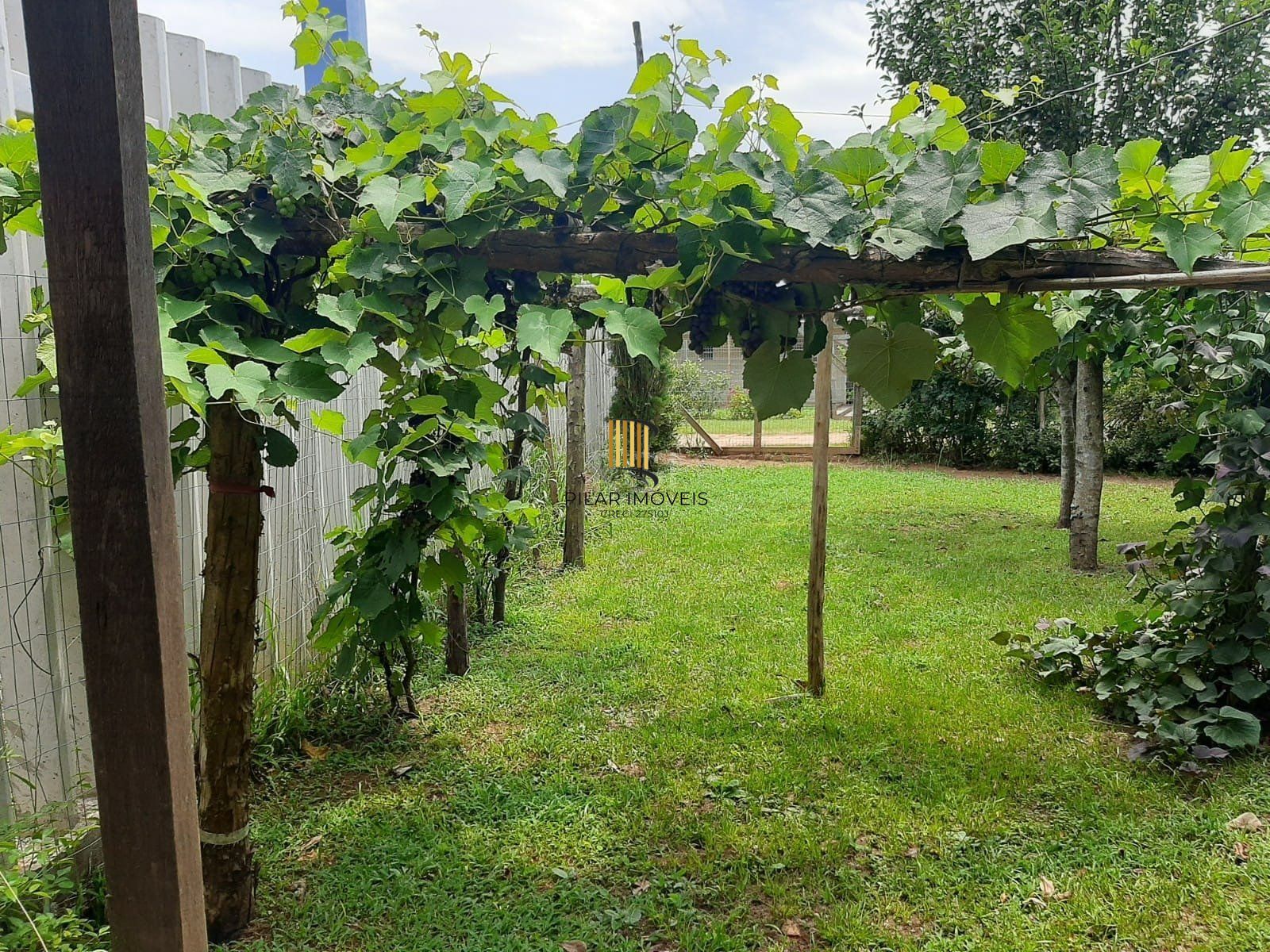 Sítio para Venda - 1800m², 2 dormitórios, Horto Das Oliveiras