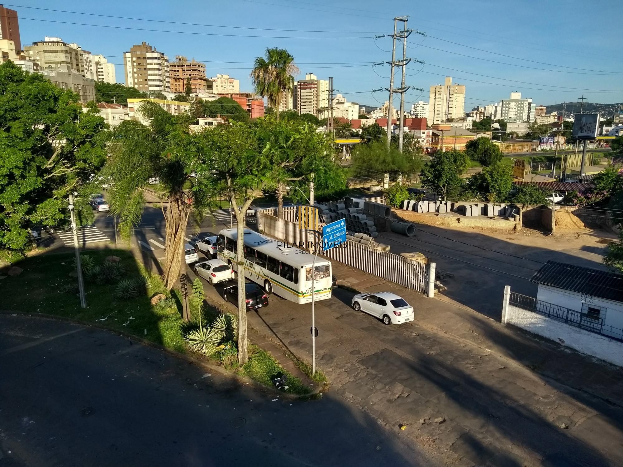 Predio para Venda - 291m², 3 dormitórios, sendo 2 suites, 1 vaga - Partenon